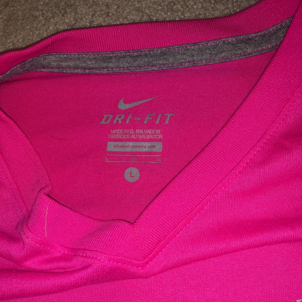 NIKE Girl’s dri-fit shirt ☆ - Picture 2 of 2